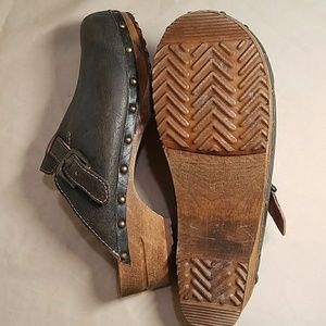 sanita kristel clogs